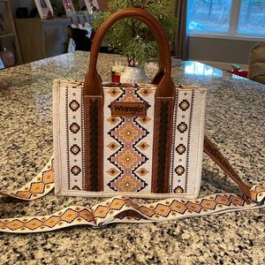 Wrangler Geometric White and Brown Tote